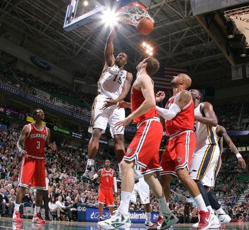 中国男篮鏖战雄鹿，费沃斯绝境逆转