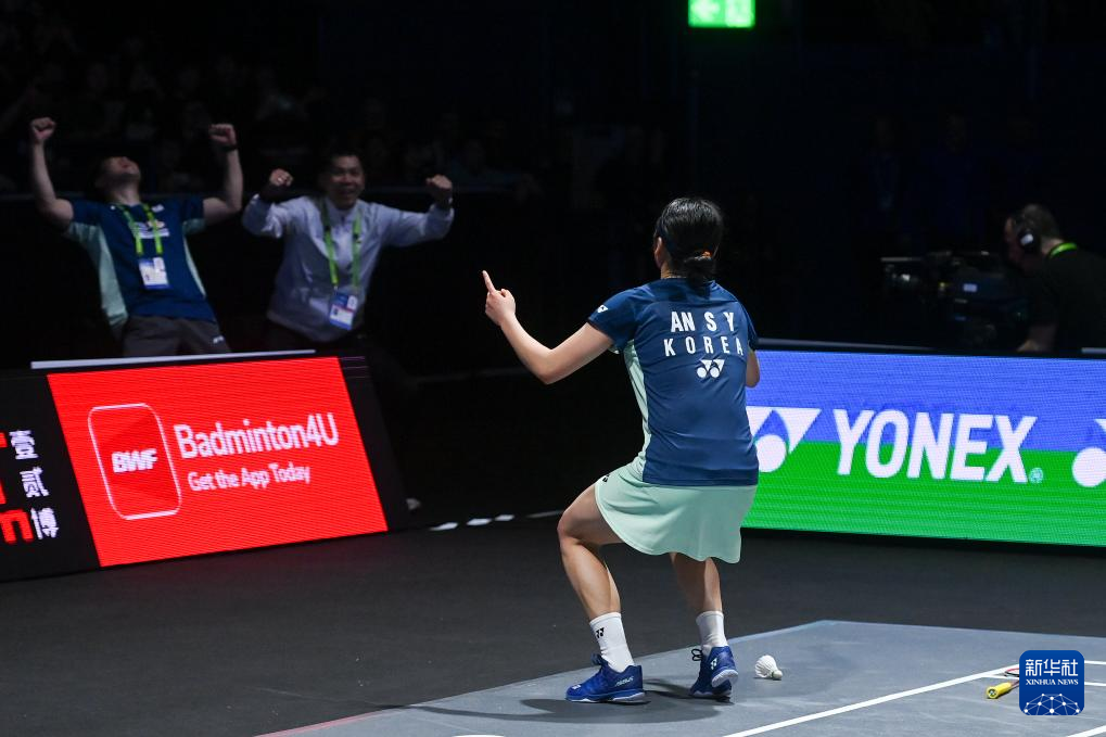 韩国羽毛球队鏖战日本羽毛球队，戴资颖完成帽子戏法