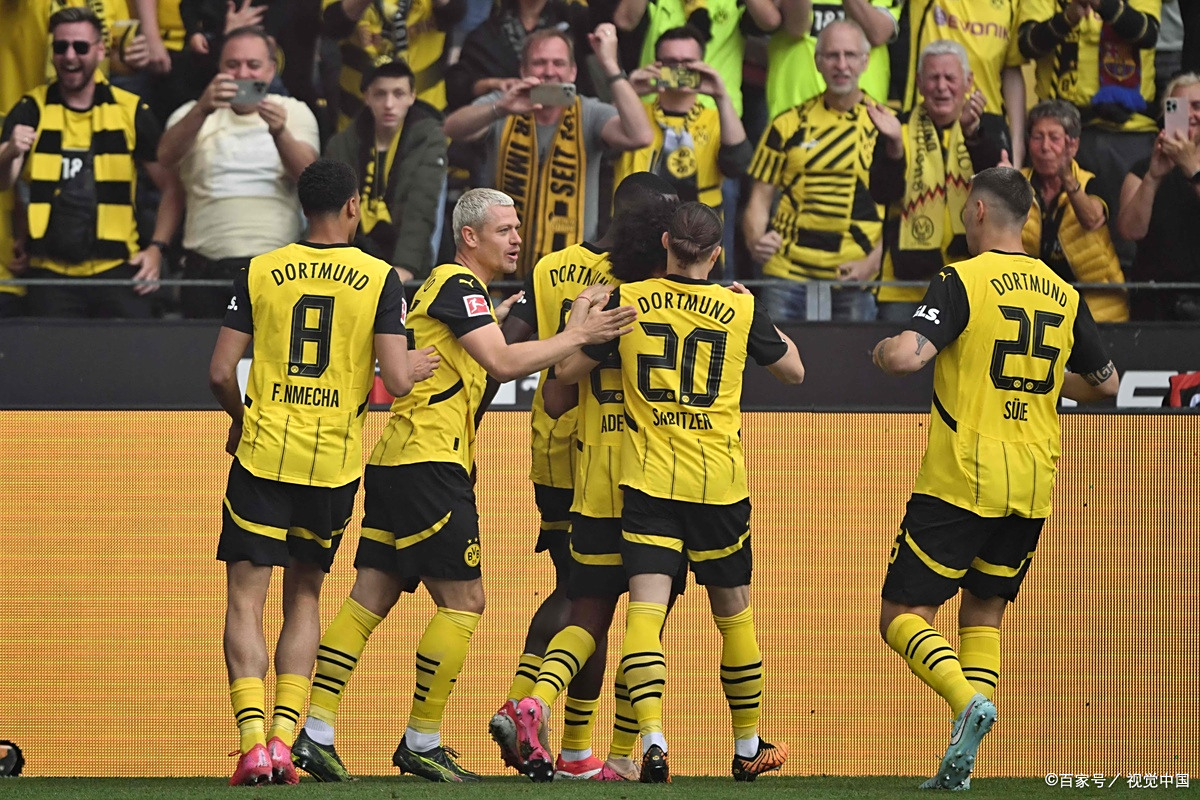 多特蒙德翻盘土耳其,德容三分雨点燃全场 多特蒙德翻盘土耳其,德容三分雨点燃全场