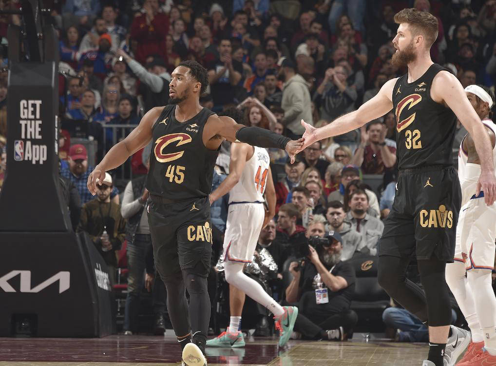 辽宁队绝杀尼克斯，米切尔状态火热