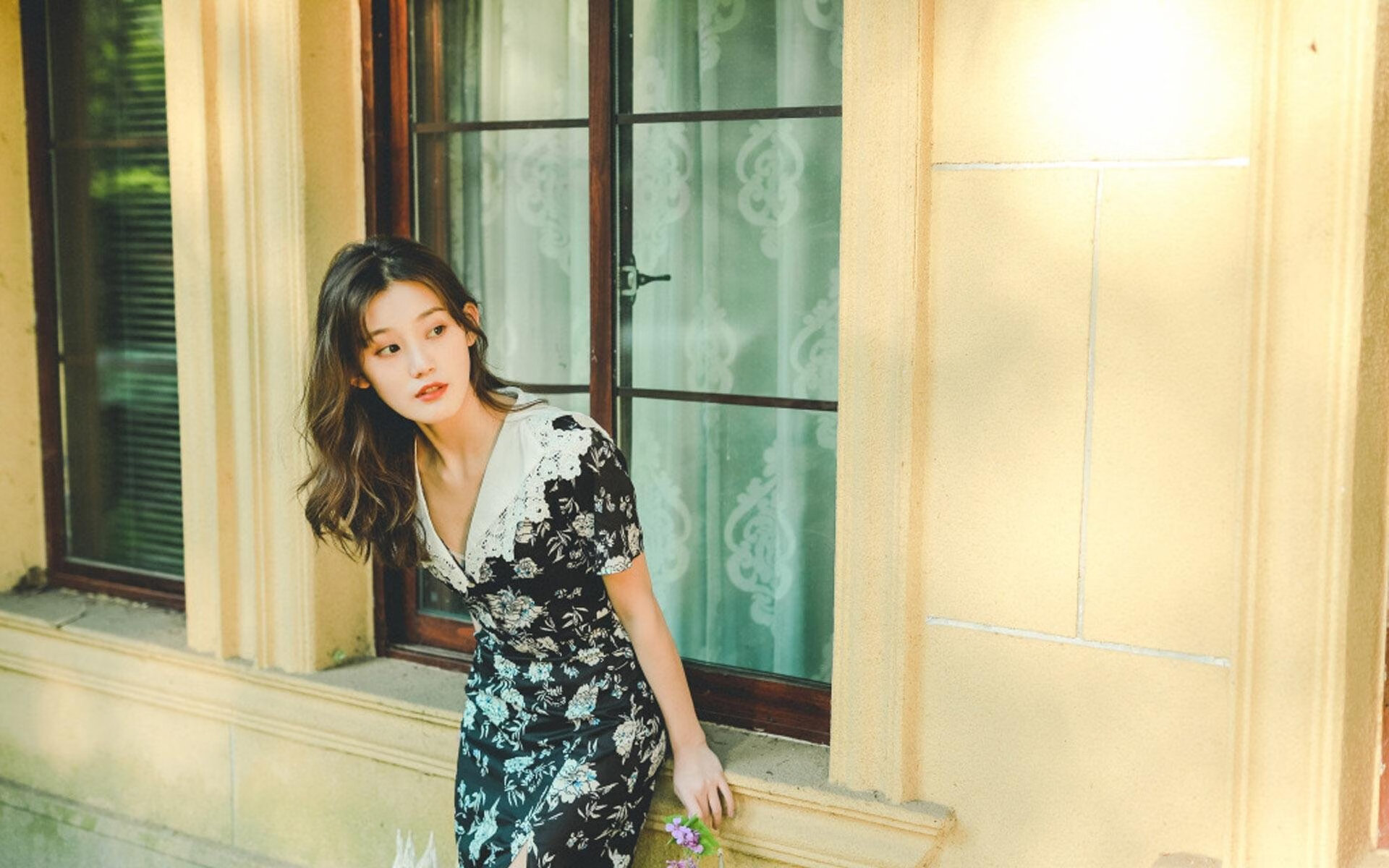 时针切割的两个世界，当曼城登顶英超时，德罗赞在篮球之巅写诗