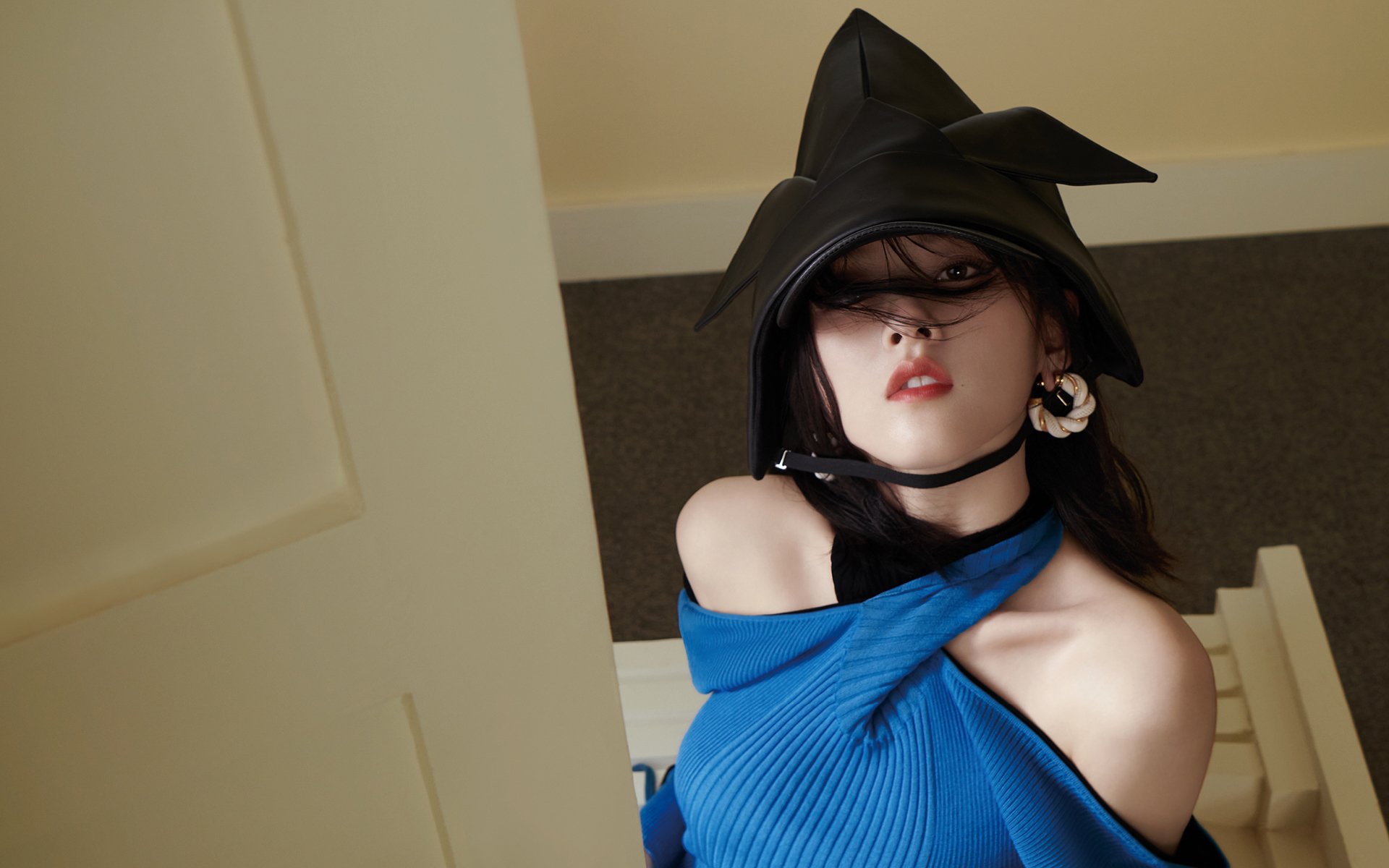 慈善赛惊现错误旗帜，卡马文加戴红龙袖标，中场魔术打穿牙买加防线