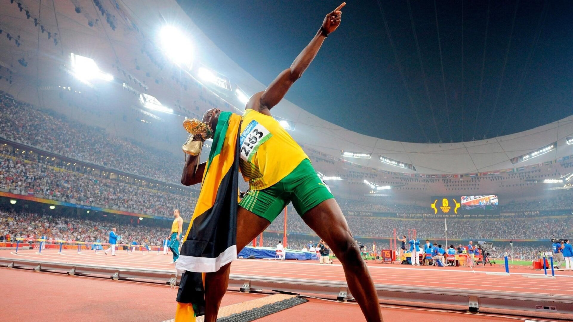 一次虚构直播背后的真实警示，当中国淘汰几内亚的弹幕遇上德布劳内