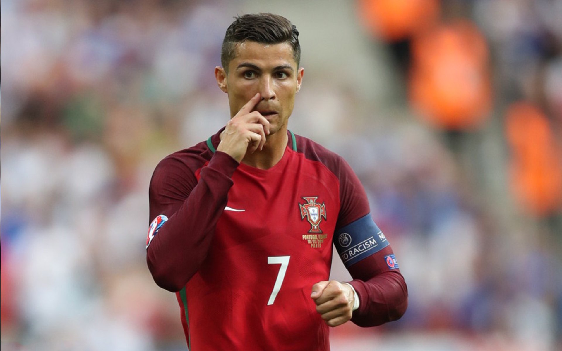 绿茵高压与赛道接管，当巴萨的集体意志遇见帕尔默的终极孤独